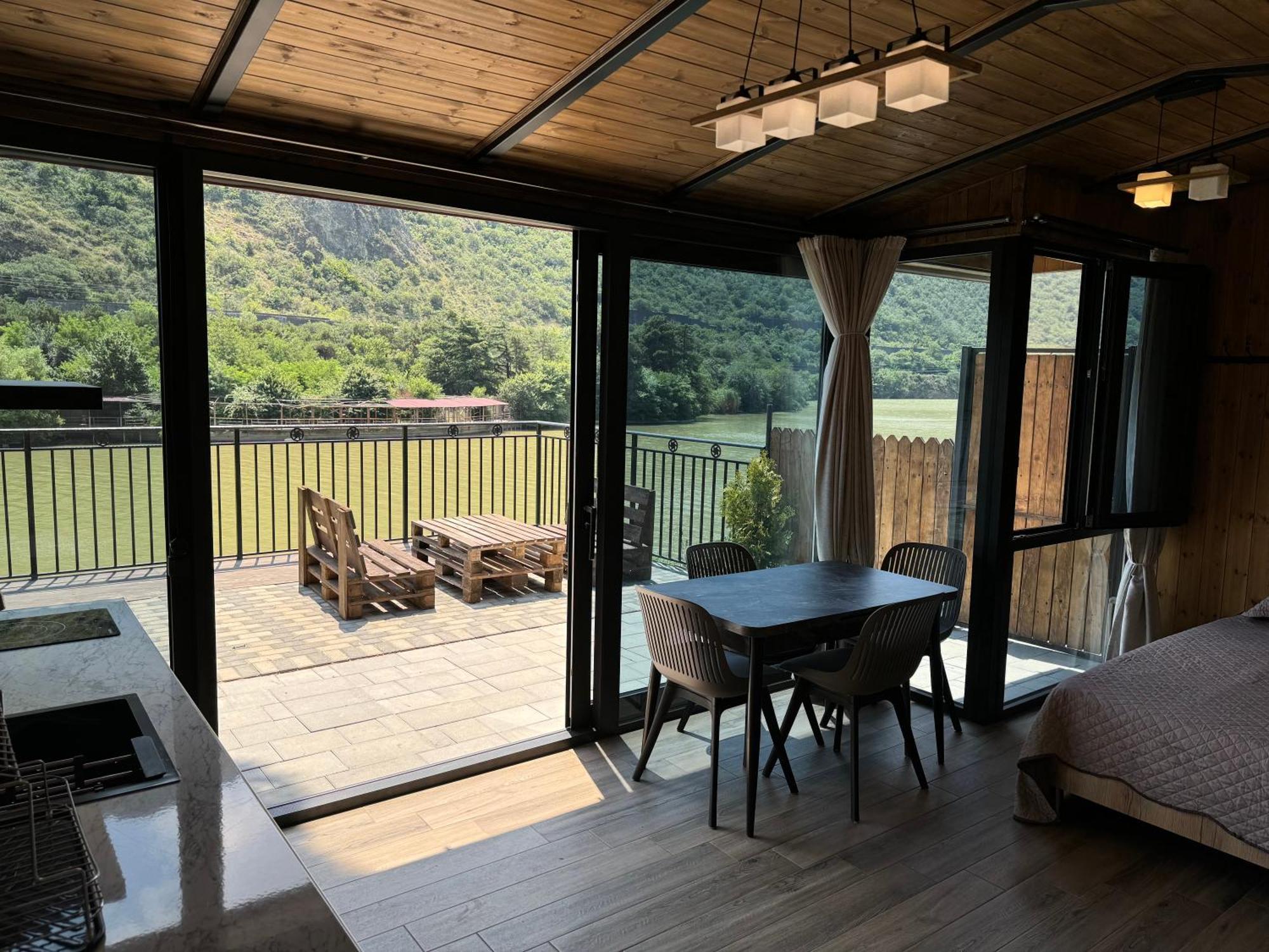 Space In Mtskheta Luaran gambar