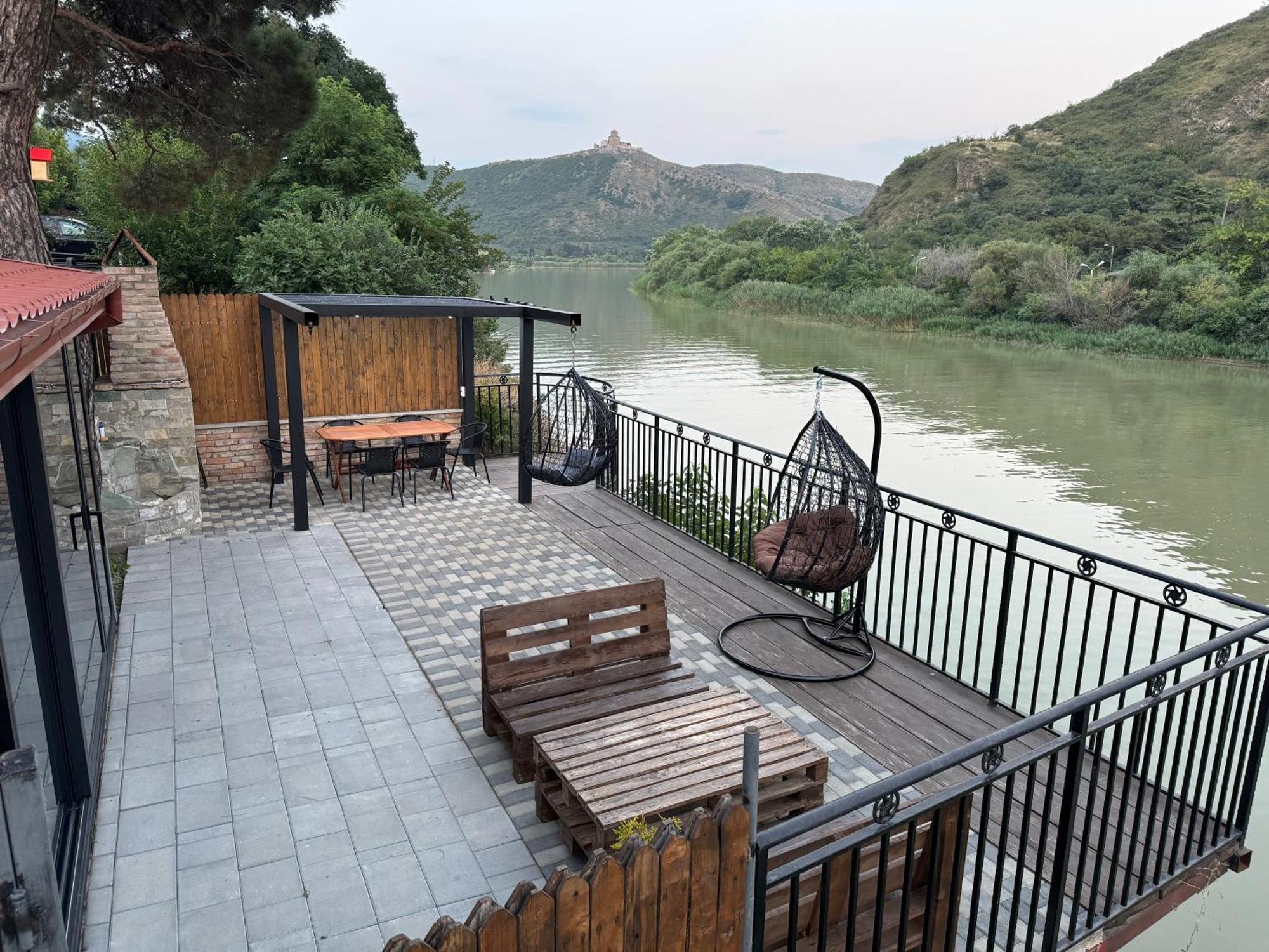 Space In Mtskheta Luaran gambar
